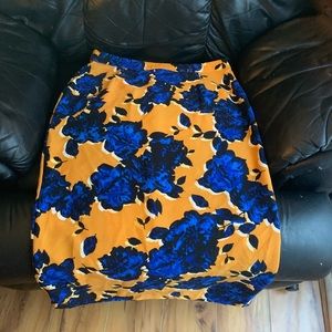 Super cute floral skirt